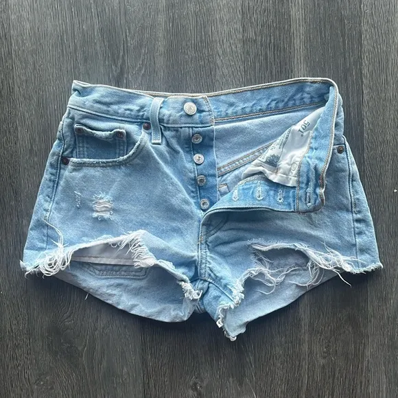 Levi 501 Cutoff Denim Shorts ✧ Size 24
