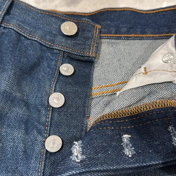 Levi’s 501 Button Fly Cutoff Raw Hem Jean Shorts S58022 Size High Rise. NWOT
