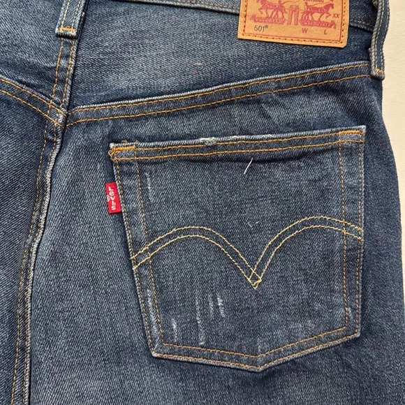 Levi’s 501 Button Fly Cutoff Raw Hem Jean Shorts S58022 Size High Rise. NWOT