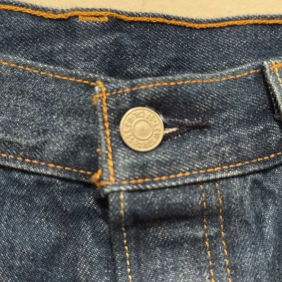 Levi’s 501 Button Fly Cutoff Raw Hem Jean Shorts S58022 Size High Rise. NWOT