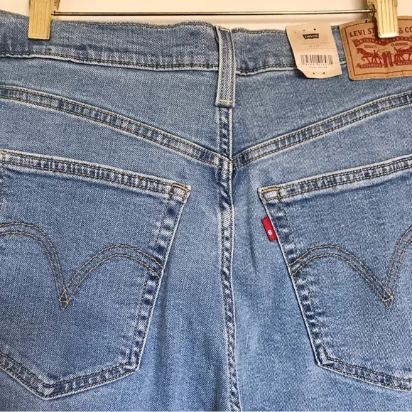 Levi’s Button Fly Ribcage Distressed Straight Ankle Jeans Size 32 x 27 NEW