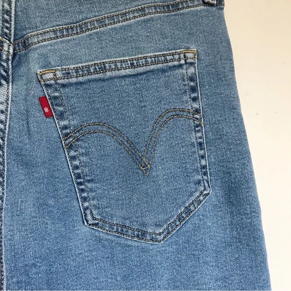 Levi’s Button Fly Ribcage Distressed Straight Ankle Jeans Size 32 x 27 NEW