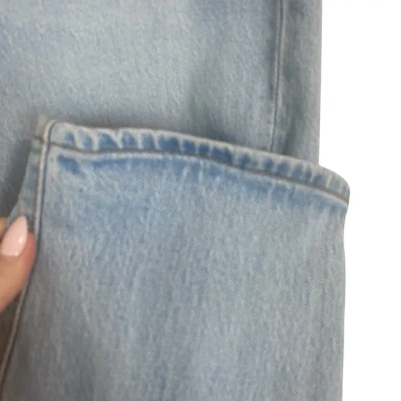 Levi’s - Light Wash Wedgie Straight Leg Jeans High Rise - Size 25