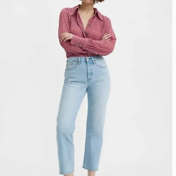 Levi’s - Light Wash Wedgie Straight Leg Jeans High Rise - Size 25