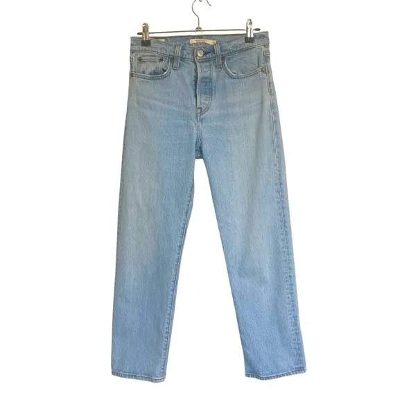 Levi’s - Light Wash Wedgie Straight Leg Jeans High Rise - Size 25