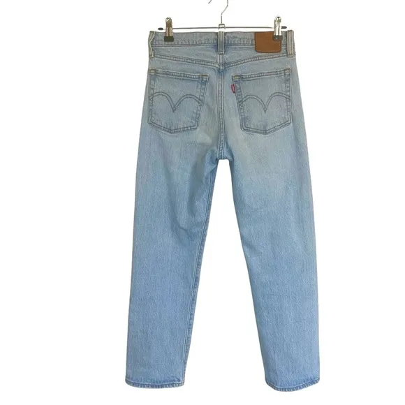 Levi’s - Light Wash Wedgie Straight Leg Jeans High Rise - Size 25