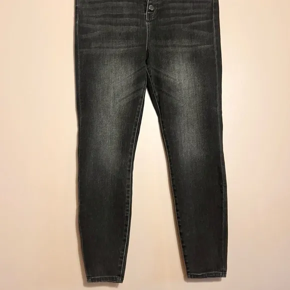 Liverpool Abby Hi-Rise Skinny Ankle Jeans