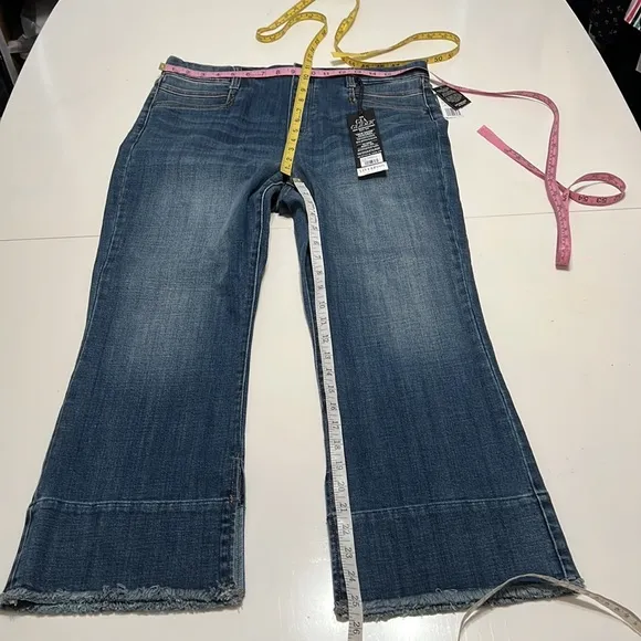 Liverpool Gia Glider The Crop Flare Cartersville Blue Fray Hem NWT