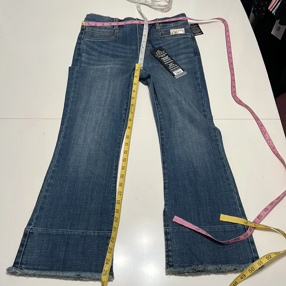 Liverpool Gia Glider The Crop Flare Cartersville Blue Fray Hem NWT