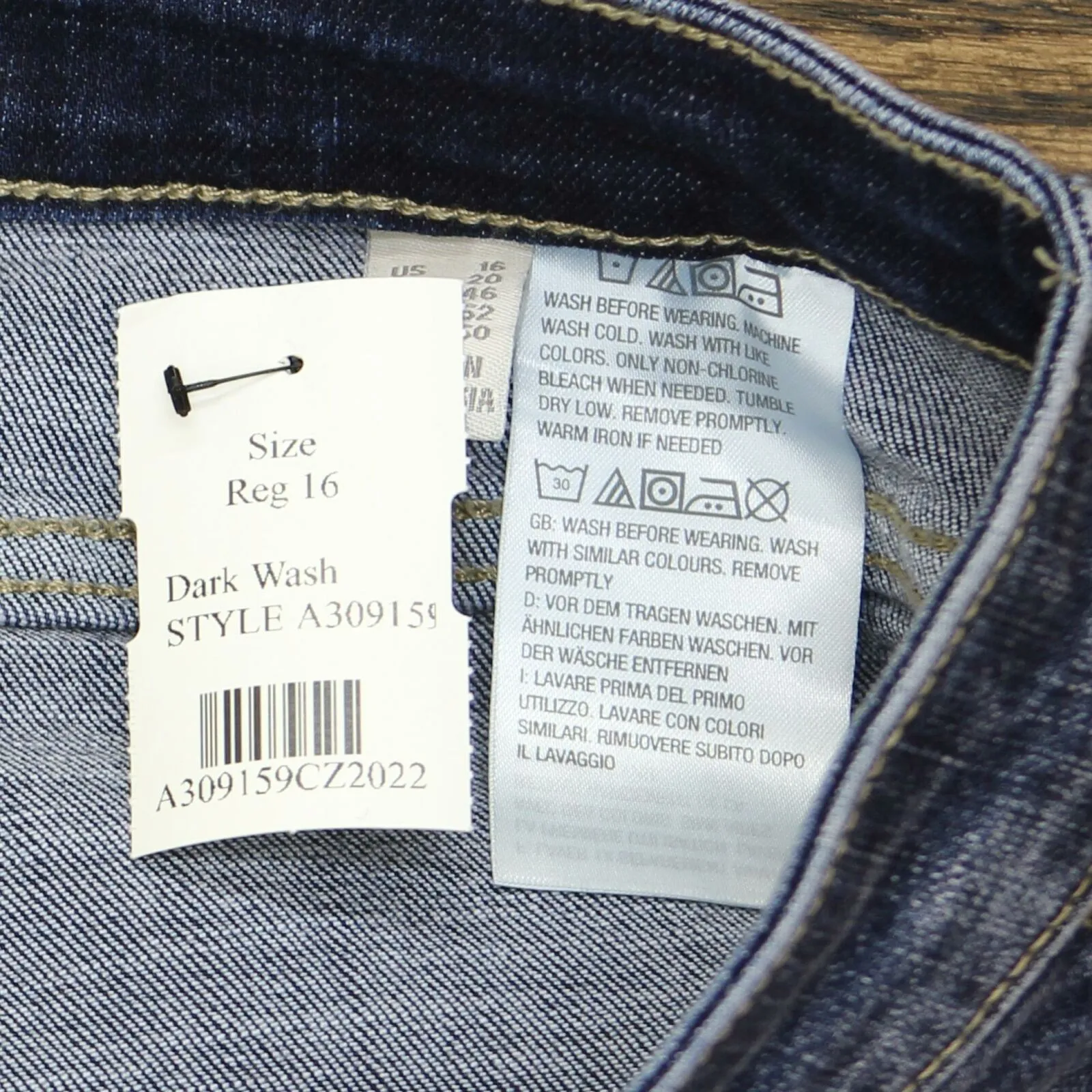 LOGO by Lori Goldstein Women's Crosshatch Crop Straight Leg Jeans