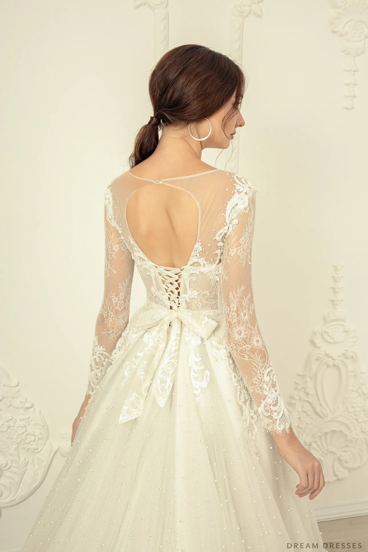 Long Sleeves Lace Wedding Dress (#Jolanda)