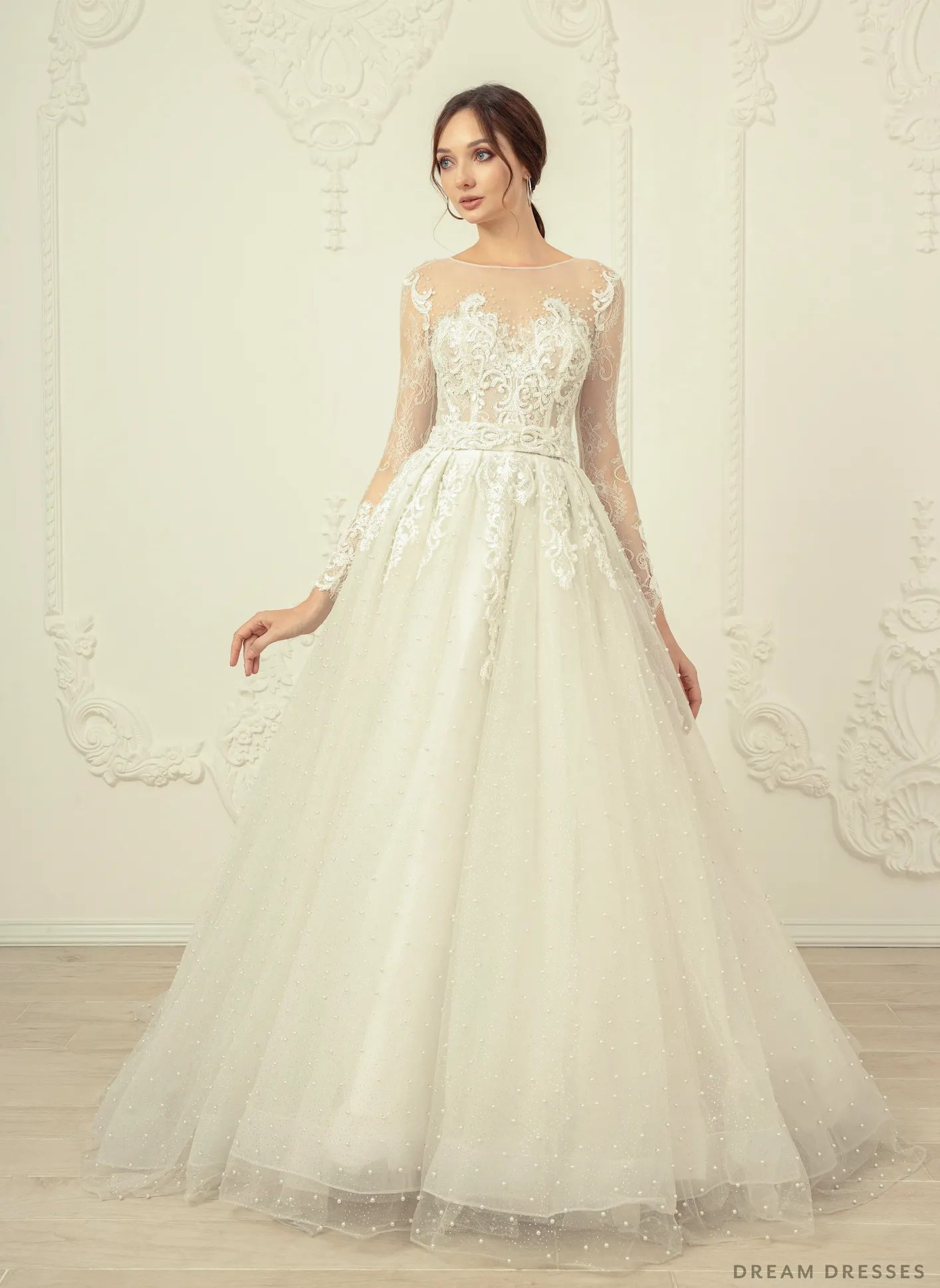 Long Sleeves Lace Wedding Dress (#Jolanda)
