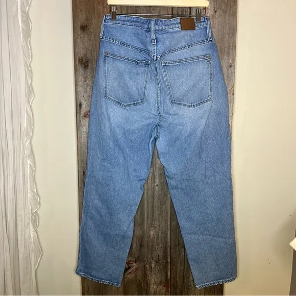 Madewell Curvy Classic Straight Jeans in Meadowland Wash size 33