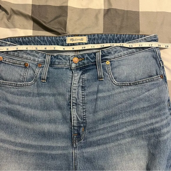 Madewell Curvy Classic Straight Jeans in Meadowland Wash size 33