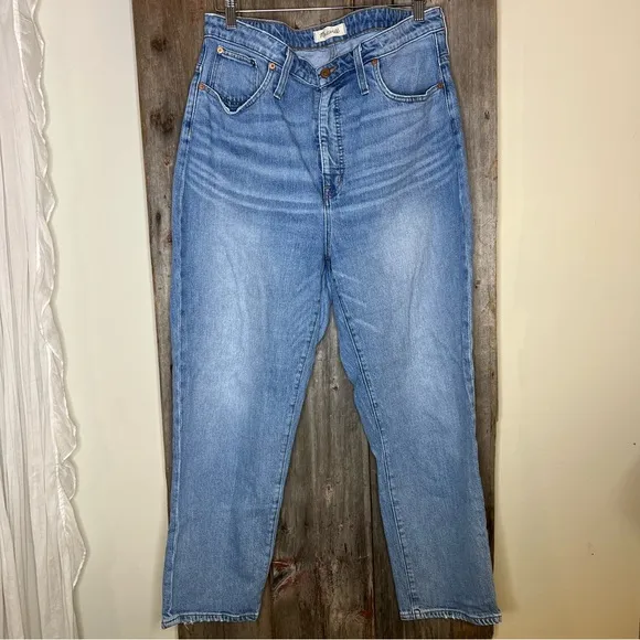Madewell Curvy Classic Straight Jeans in Meadowland Wash size 33