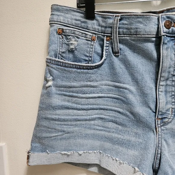 Madewell High Rise Denim Shorts Size 33 Light Blue Wash Curvy Festival Raw Hem