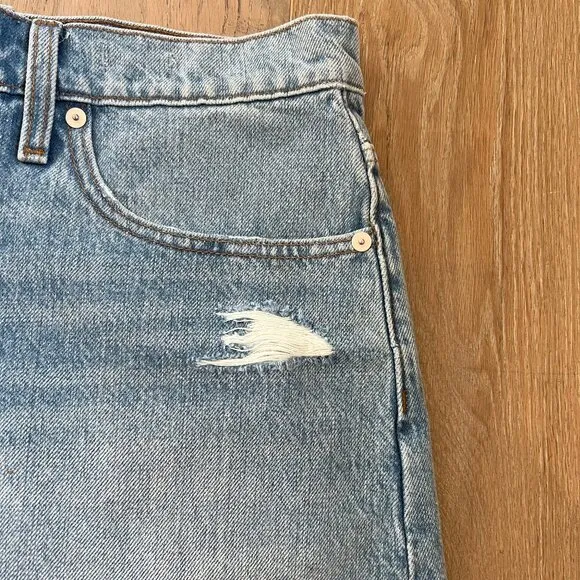 Madewell Relaxed Denim Shorts NWT Raw Edge Hem Size 30