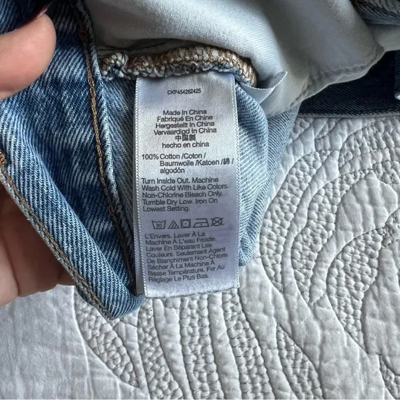 Madewell - Relaxed Mid-Length Denim Shorts in Scottsburg Wash