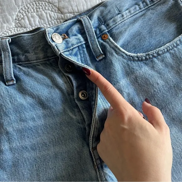Madewell - Relaxed Mid-Length Denim Shorts in Scottsburg Wash