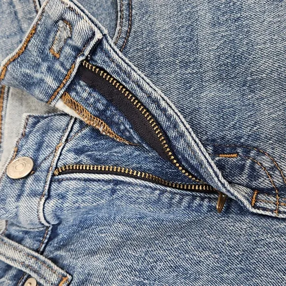 Madewell The Mid-Rise Perfect Vintage Jean in Ainsdale Wash: Knee-Rip Edition 26