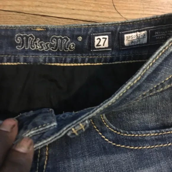 Miss Me Distressed Denim Shorts Size 27