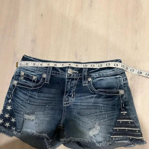 Miss Me Low Rise Stretch Denim Shorts size 27 Exclusive American flag embroidery