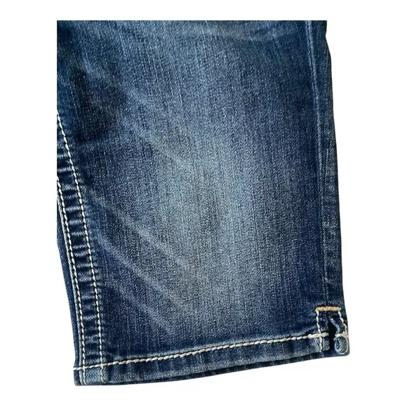 ♥️Miss me ♥️Mid-Rise Bermuda Denim Jeans size (25) women’s.