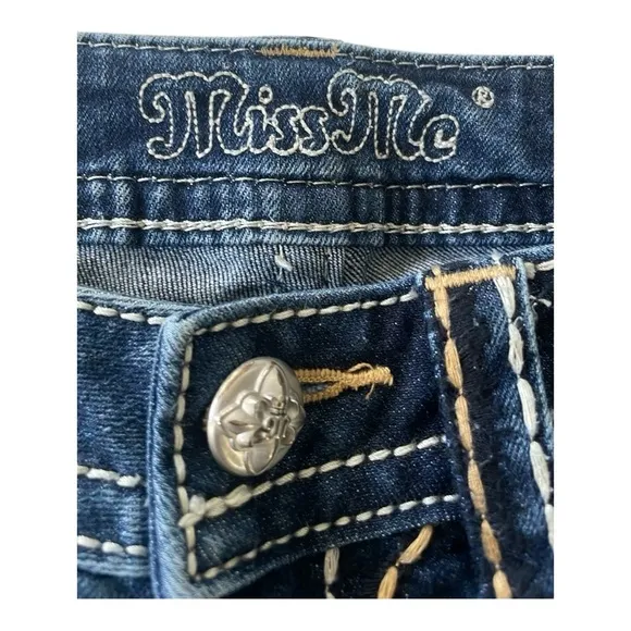 ♥️Miss me ♥️Mid-Rise Bermuda Denim Jeans size (25) women’s.
