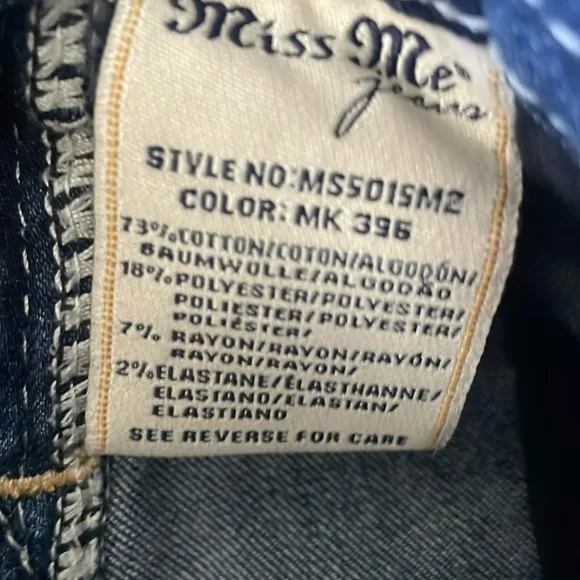 ♥️Miss me ♥️Mid-Rise Bermuda Denim Jeans size (25) women’s.