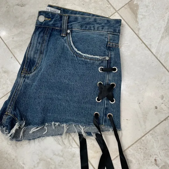 MITI BACI {XL} Jean Shorts Lace-Up Dark Wash NWT
