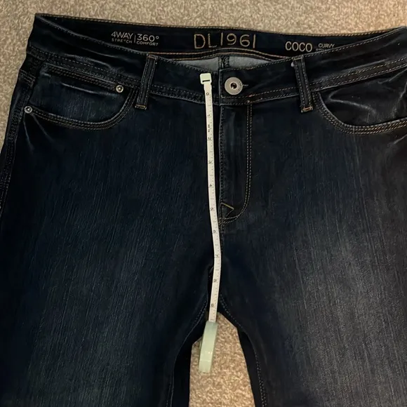 NWOT DL1961 Coco Curvy Straight Jeans Size 31
