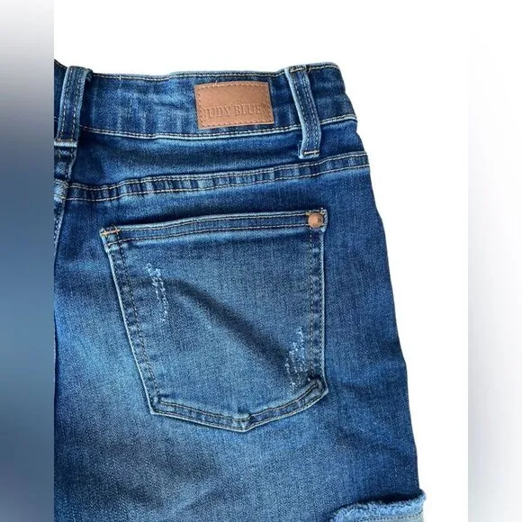 NWOT JUDY BLUE DENIM CUFFED FRAYED DISTRESSED SHORTS WOMENS SIZE 27