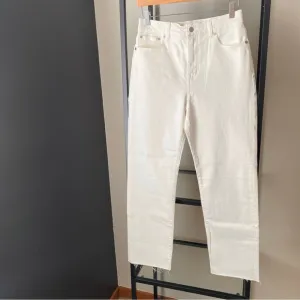 NWOT Madewell 90’s Straight Crop Jeans