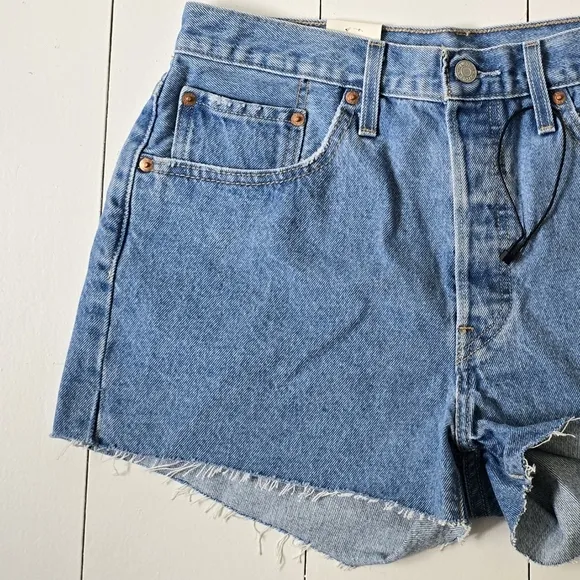 NWT 501 Original High Rise Button Fly Denim Shorts 31