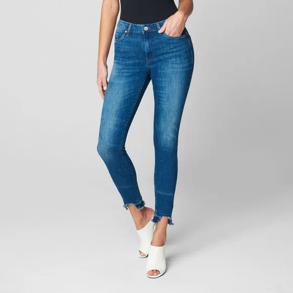 NWT BlankNYC Medium Wash Close Attention The Bond Frayed Hem Skinny Jeans 25