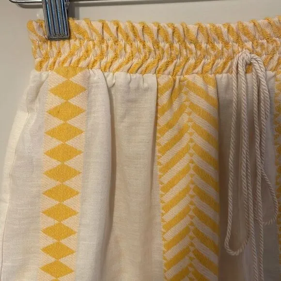 NWT Kasia Geometric Print Yellow Shorts Size Small