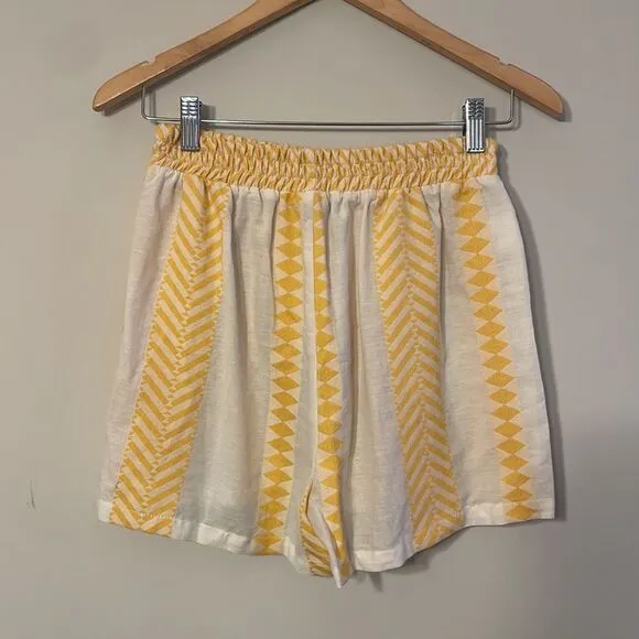NWT Kasia Geometric Print Yellow Shorts Size Small