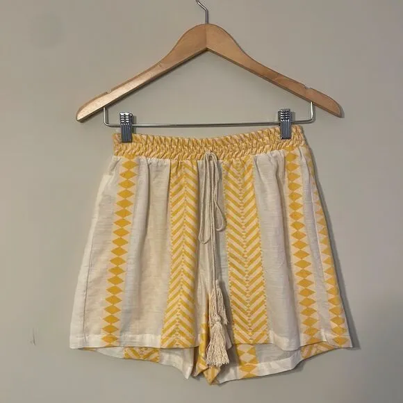 NWT Kasia Geometric Print Yellow Shorts Size Small