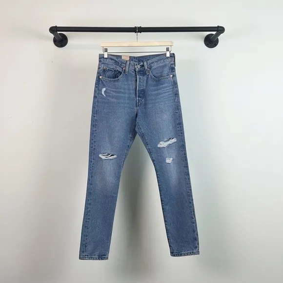 NWT Levi’s 501 High Rise Skinny Jeans in Light Indigo Destructed