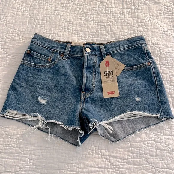 NWT Levi’s 501 Non Stretch Raw Hem Denim Shorts
