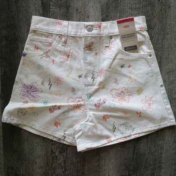 NWT Levis High Waisted Mom Denim Jean Shorts Size 25 Space Doodle