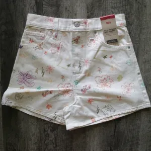 NWT Levis High Waisted Mom Denim Jean Shorts Size 25 Space Doodle