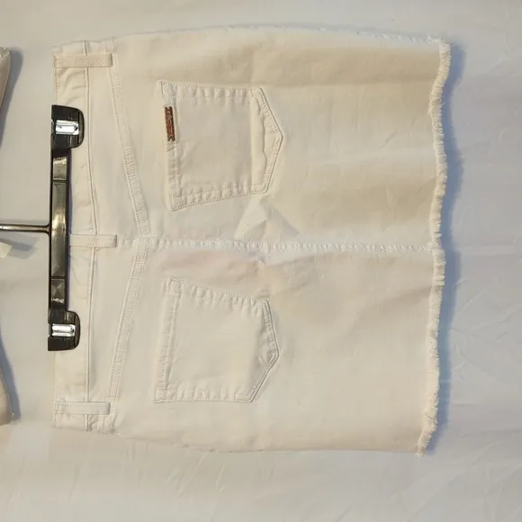 NWT Lilly Pulitzer White Denim Skirt.  Size 6