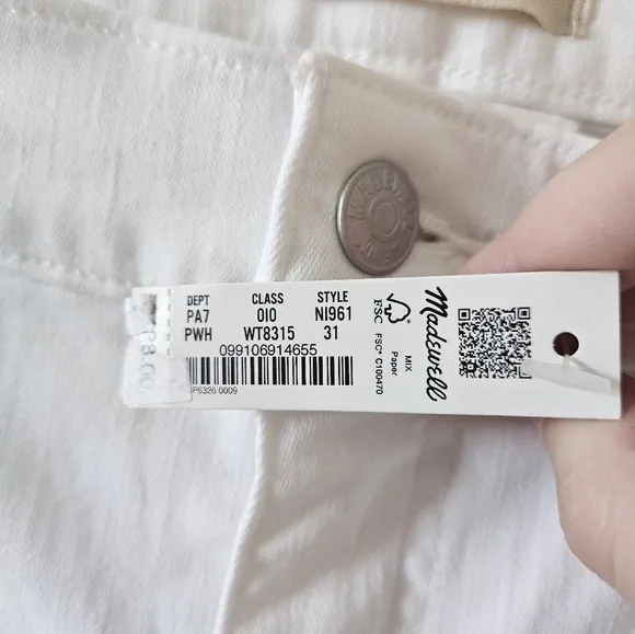 NWT Madewell Mid-Rise Kick Out Ankle Length Flare Jeans in Pure White