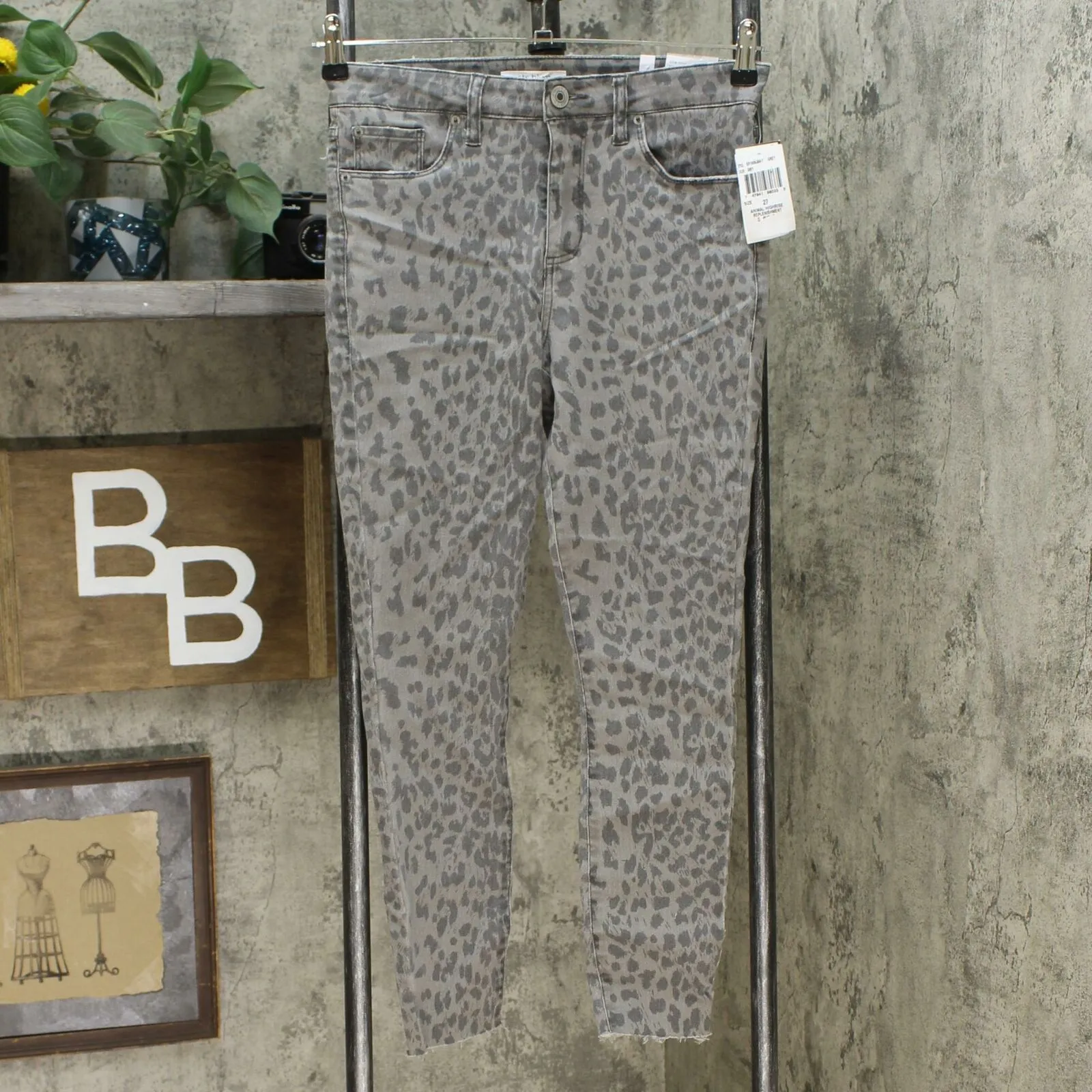 NWT STS Blue Juniors' Ellie Animal-Print Ankle Skinny Jeans. EP1609JA4 27