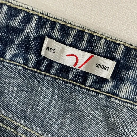 NWT Vigoss® Stars ACE 3&quot; High Rise Denim Shorts | Size 31 Raw Hem