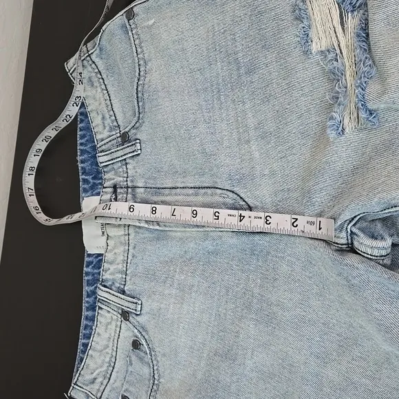 OneTeaspoon Cut Off Truckers in Salty Dog Denim Jean Shorts Distressed Size 26