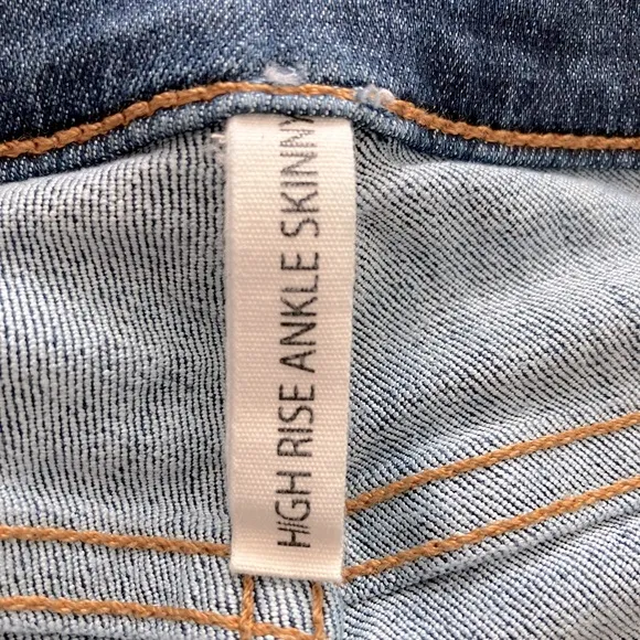 Rag &amp; Bone High Rise Ankle Skinny Released Hem Size 26 Jeans in Clean Lilly Dale