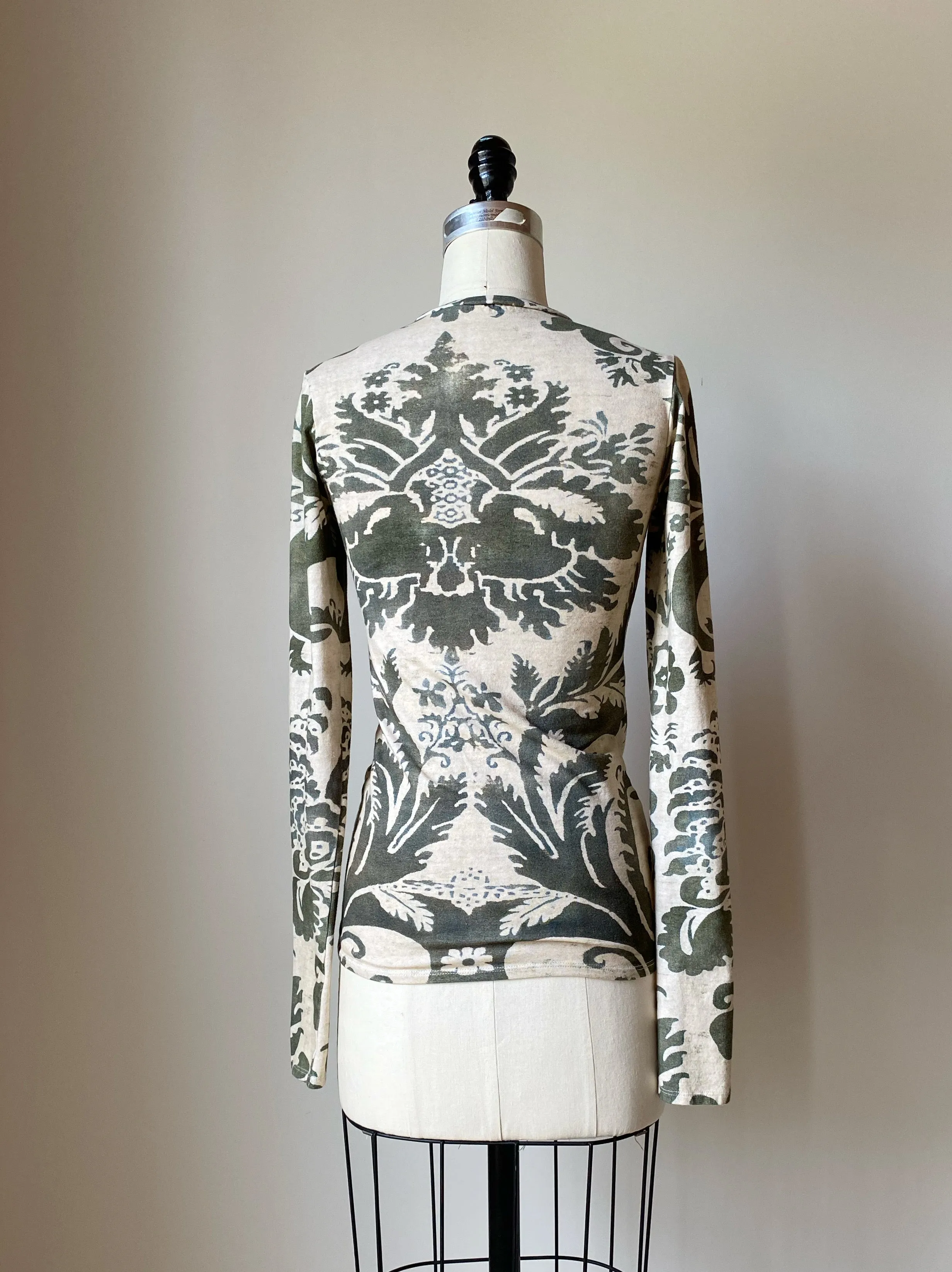reverse fortuny printed long sleeve jersey top