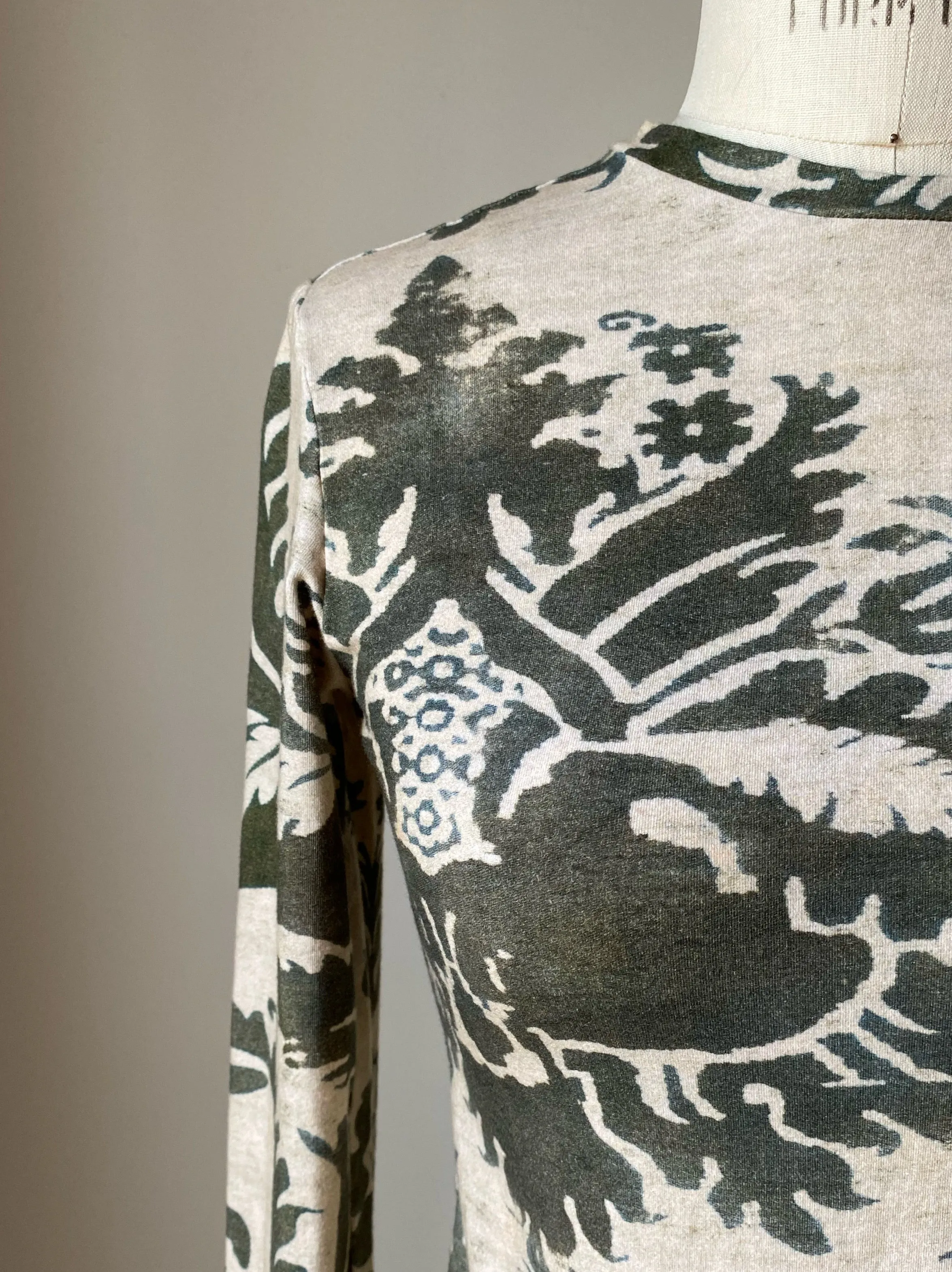 reverse fortuny printed long sleeve jersey top